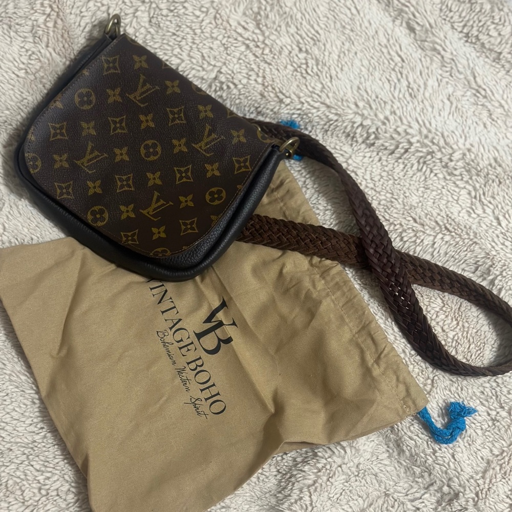 Authentic LV Vintage Boho Bag!!